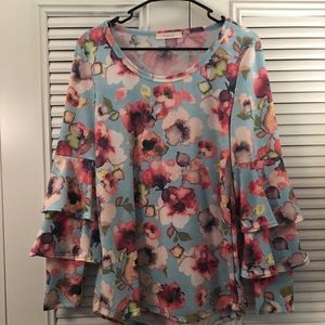 Francesca’s Floral Tunic Size S